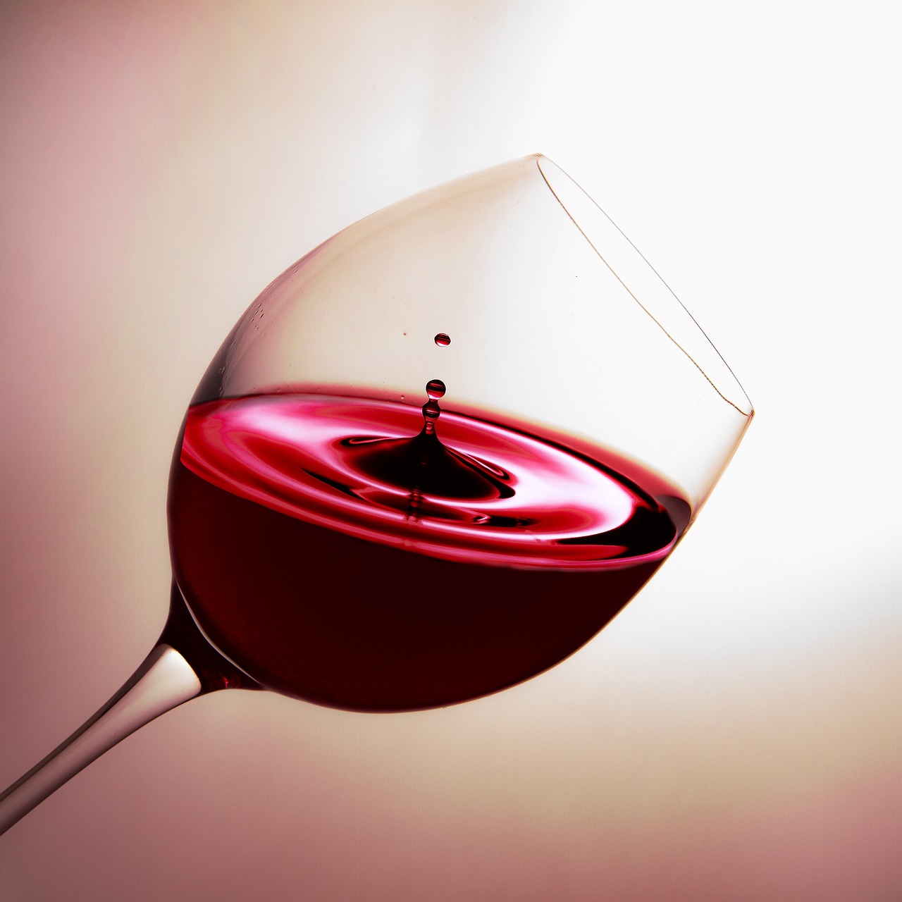 glass, wine, drops-3077869.jpg